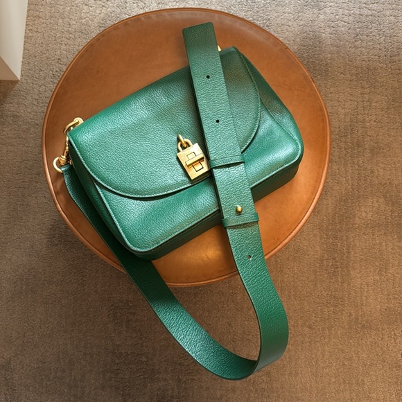 Stunning emerald green crossbody bag with gold hardware. Rebecca Minkoff - Picture 3 of 8